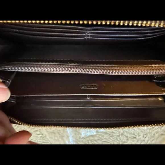 Coach Double buckle Wallet - Picture 5 of 9